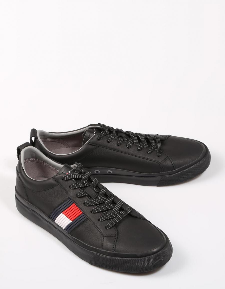 TOMMY HILFIGER Flag Detail Leather Sneaker Negro