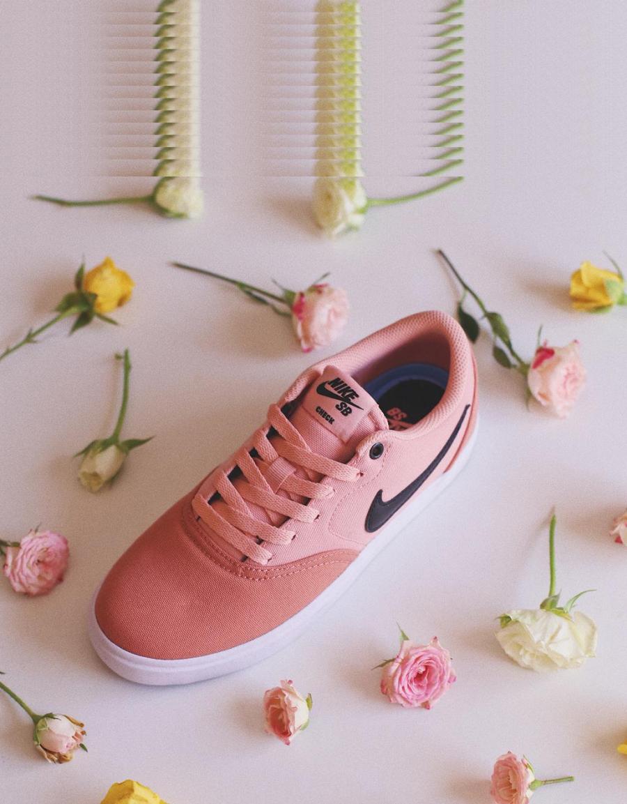 NIKE Check Solarsoft Canvas Rose