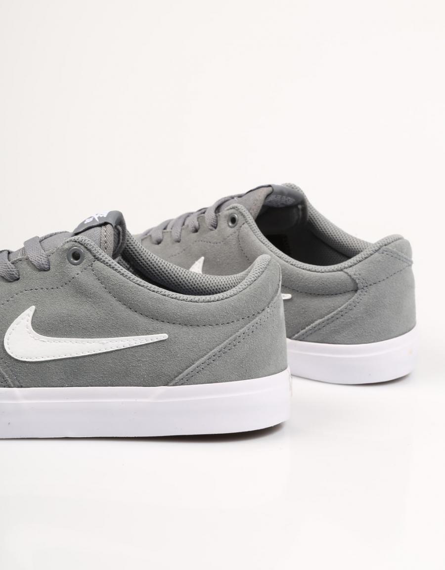 NIKE Charge Gris