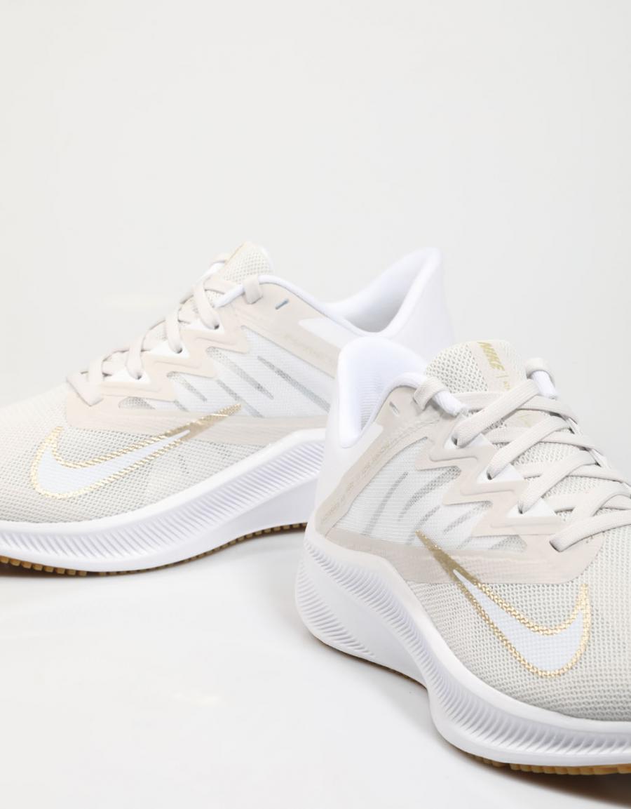 NIKE Quest Glace