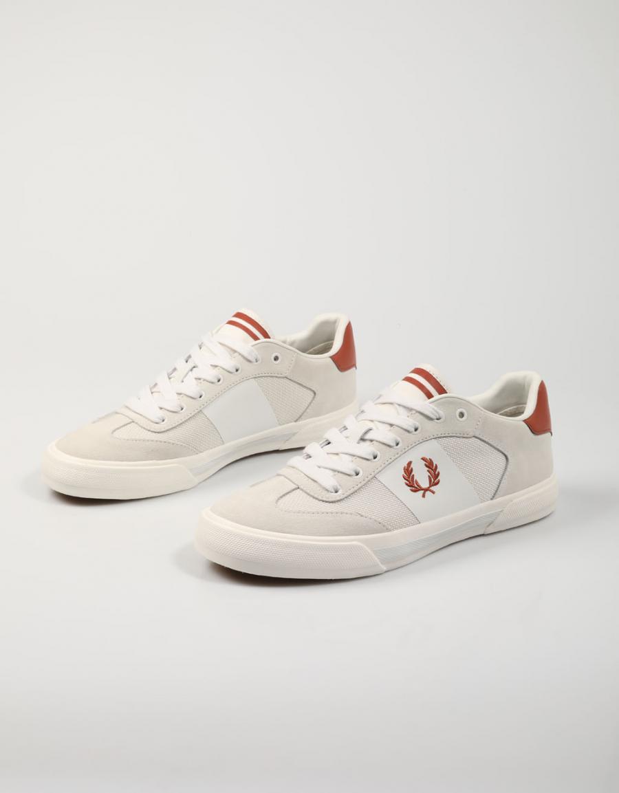 FRED PERRY B3305 Clay Suede Bege