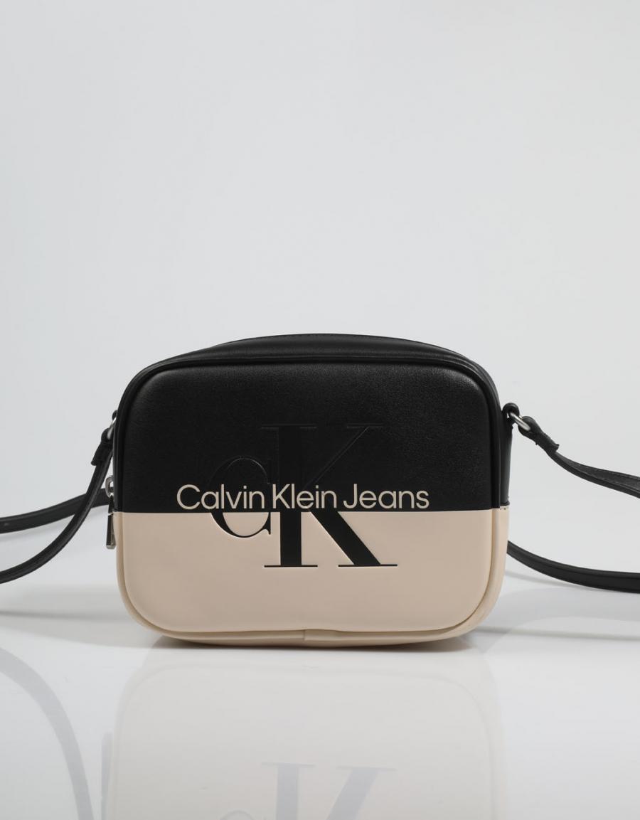 CALVIN KLEIN Sculpted Camera Bag Hero Noir