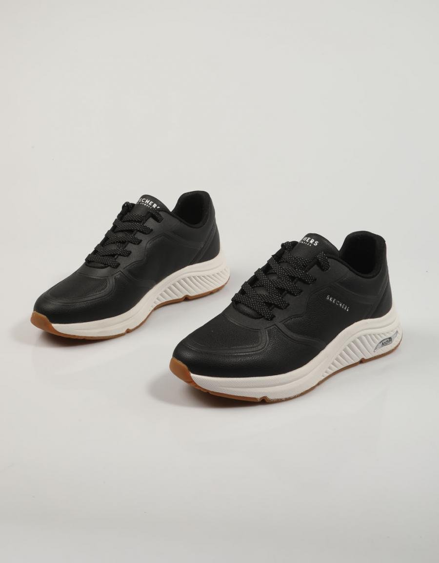 SKECHERS Arch Fit Negro