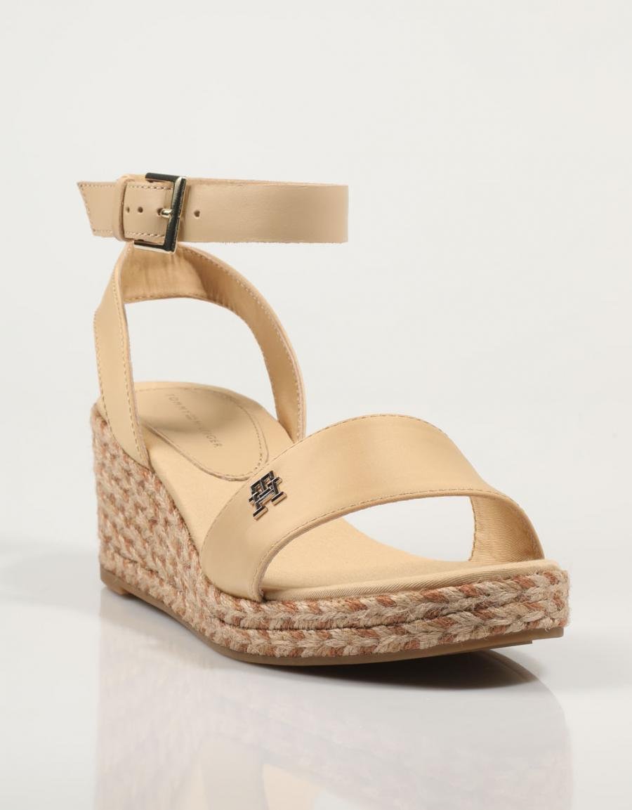 TOMMY HILFIGER Colorful Wedge Satin Sandal Ouro