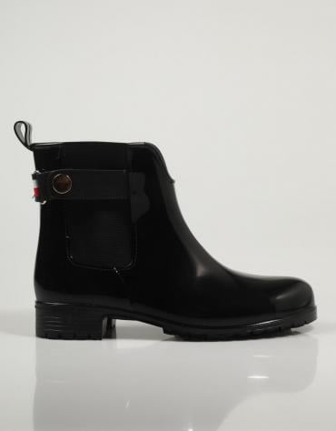 ANKLE BOOTS ANKLE RAINBOOT WITH METAL DETAIL