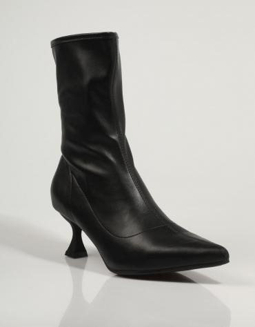 ANKLE BOOTS 140455