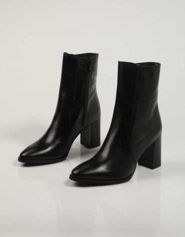 ANKLE BOOTS 4008